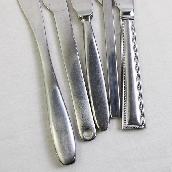 Mixed Lot of 23 Assorted Stainless Steel Dinner Knives Wedding Event Flatware