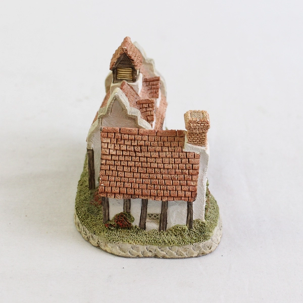 John Hine Ltd "The Schoolhouse" By David Winter 1985 Cottages Collection