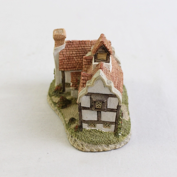 John Hine Ltd "The Schoolhouse" By David Winter 1985 Cottages Collection