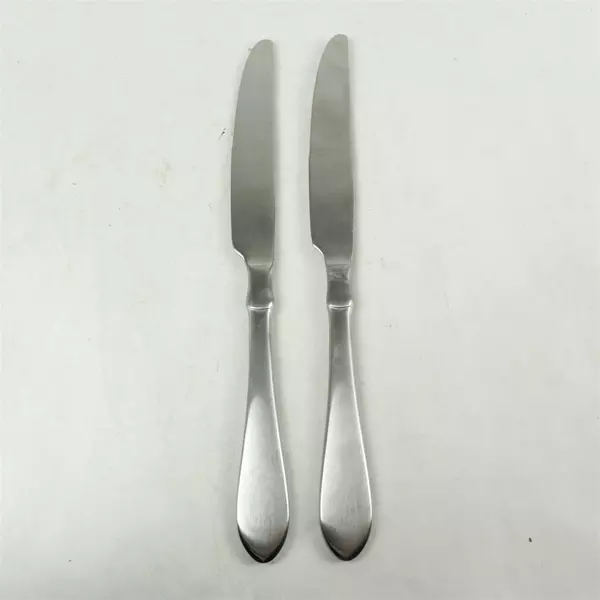 Set of 2 Oneida Satin Vertex French Solid Knives 9.5in