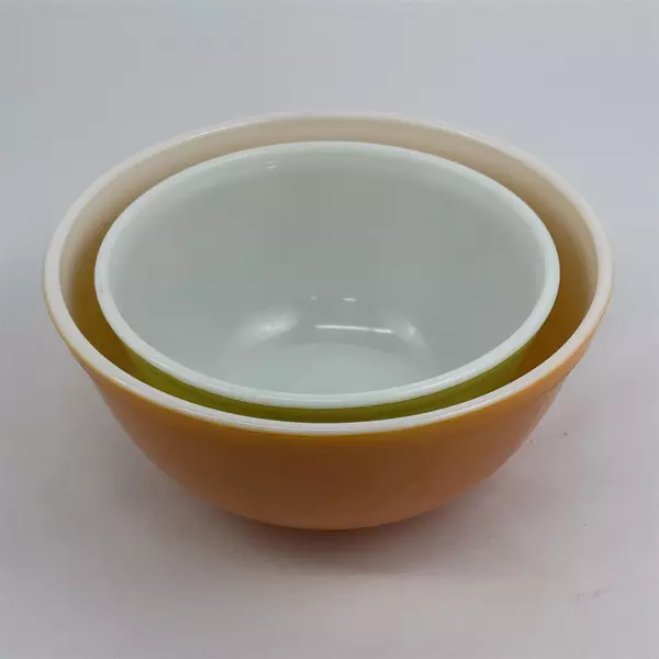 Set of 2 Vintage MCM Pyrex Nesting Bowls 402 Yellow and 403 Orange