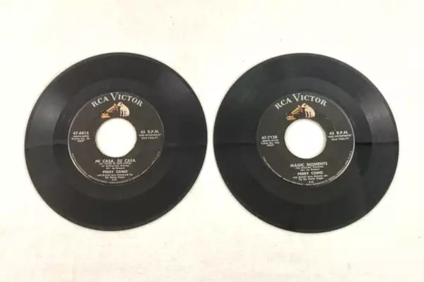 Lot of 2 Perry Como 45 RPM Vinyl Records RCA Victor Magic Moments & More