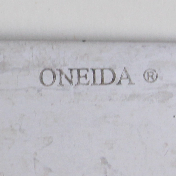 A Lot of 3 Oneida Quadratic Pattern Solid Dinner Knives Glossy Frosted 9.5 Inch