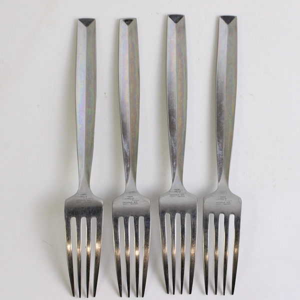 A Set of 4 Michael Lloyd 18/8 Stainless Dinner Forks Crystalis Pattern 8 Inches