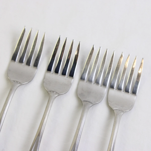 Set of 4 Oneida Satin Sand Dune With Frosted Indent Salad Forks 6.75 Inches