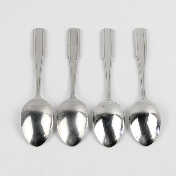 A Set of 4 Oneida Satin Fremont Pattern Stainless Teaspoons 6.125 Inches
