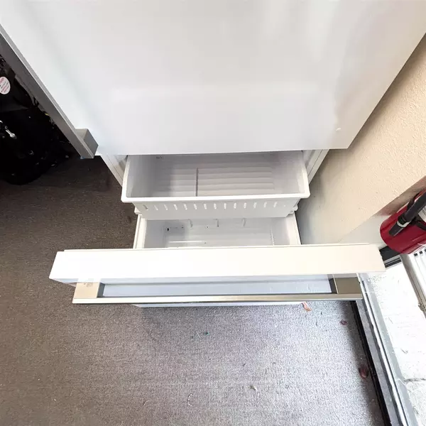 Used Hisense 17.2-cu ft  Bottom-Freezer Refrigerator