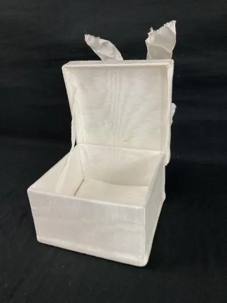 Vintage Marycana San Jose Soft Shell Jewelry Box 4" - Retro Trinket Holder