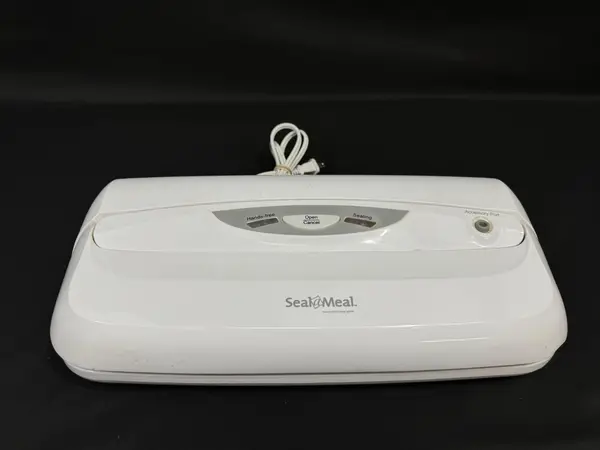 Seal A Meal Food Vacuum Sealer Model VS107 White