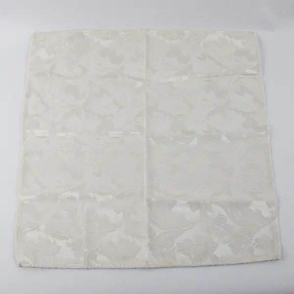 Lot Of 2 Unbranded Matching Square White Fabric Napkins Leaf Pattern 19" x 19"