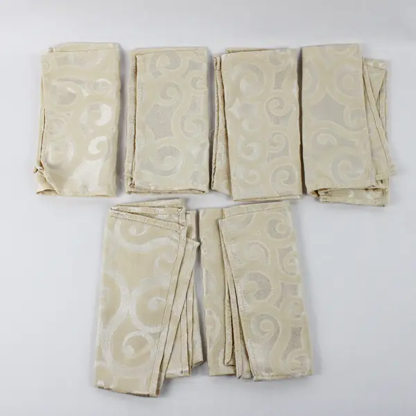 Lot Of 6 Target Matching Cream White Fabric Napkins Swirl Pattern 17" x 16.5"