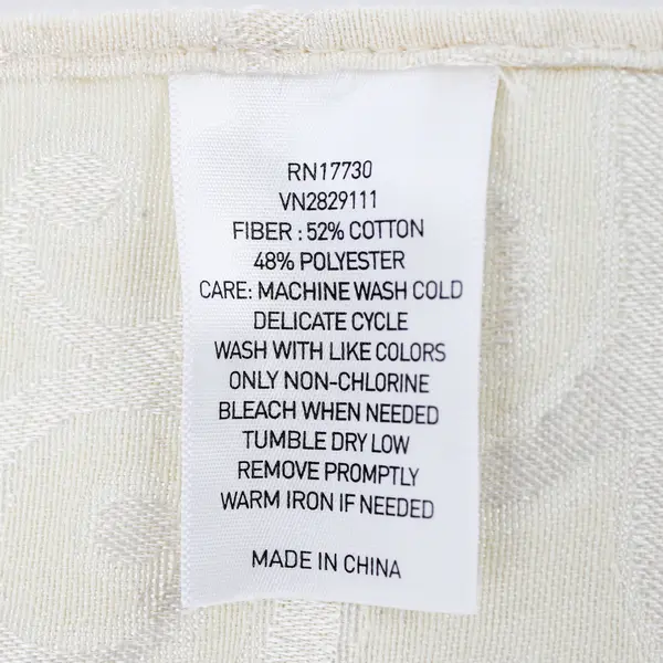 Lot Of 6 Target Matching Cream White Fabric Napkins Swirl Pattern 17" x 16.5"