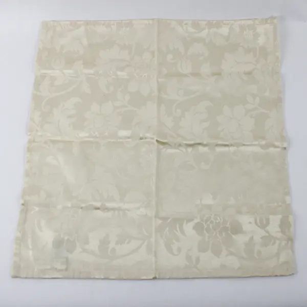 Lot Of 4 Target Home Matching Cream Fabric Napkins Floral Pattern 19" x 19.5"