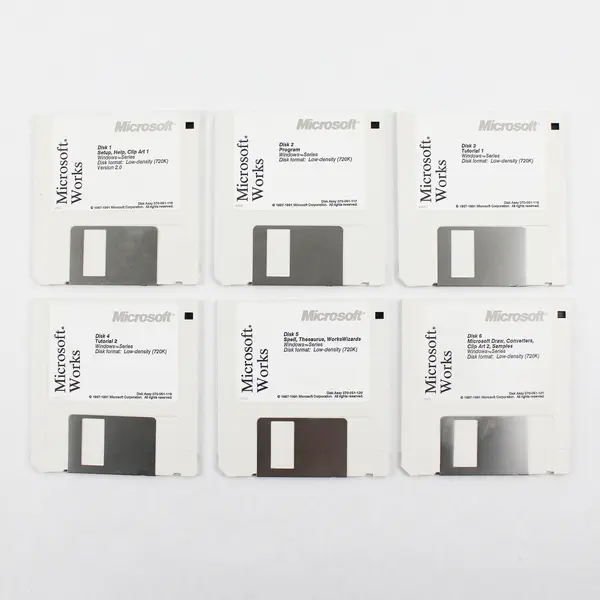 Microsoft Works 2.0 Vintage 6 Floppy Disks Set Pre-Owned Untested