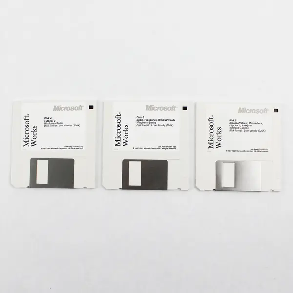 Microsoft Works 2.0 Vintage 6 Floppy Disks Set Pre-Owned Untested