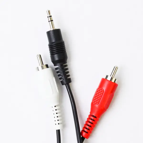 Lot of 2 Audio/Video Cables 3-3.5 ft Used A/V Cords RCA Composite Patch