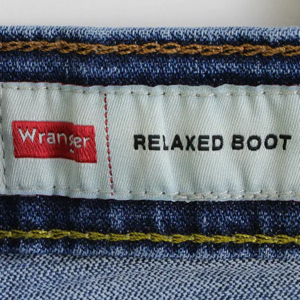 Wrangler Women's 30x30 Blue Medium Wash Relaxed Bootleg Denim Jeans