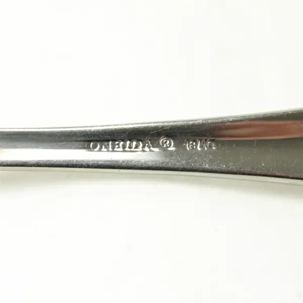 Oneida Silver Draycott Pattern 18/10 Stainless Oval Shaped Soup Spoon 6.75" Good
