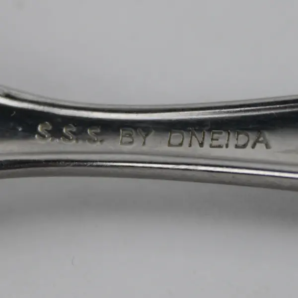 4 Oneida Silver Lakewood-Tuxedo Stainless 3 Serving Spoons 1 Gravy Ladle Rare 