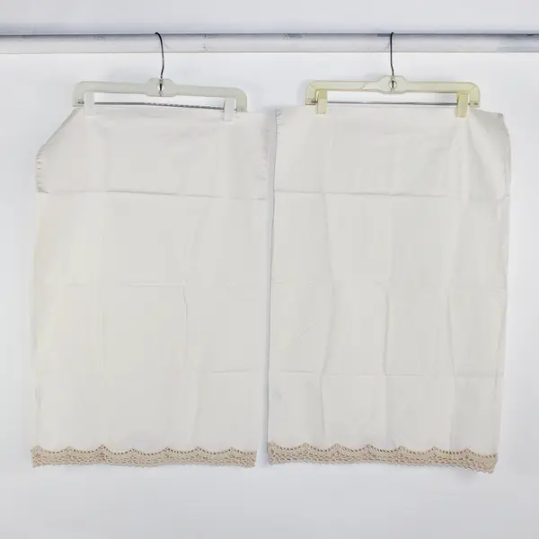 Lot Of 2 Unbranded Matching Solid White Crochet Trim Pillowcases 19.5" x 29"