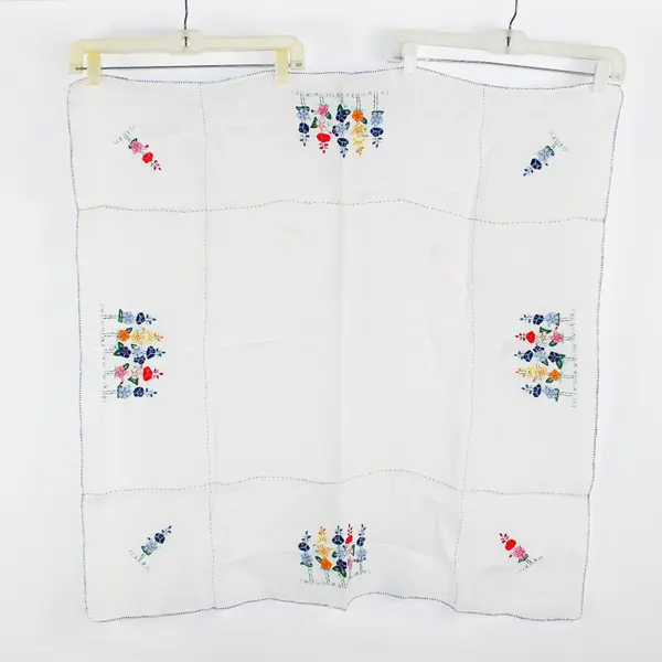 Handmade Solid White Color With Sewn Flowers Square Fabric Tablecloth 33" x 33"