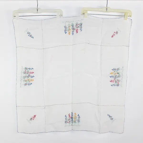 Handmade Solid White Color With Sewn Flowers Square Fabric Tablecloth 33" x 33"