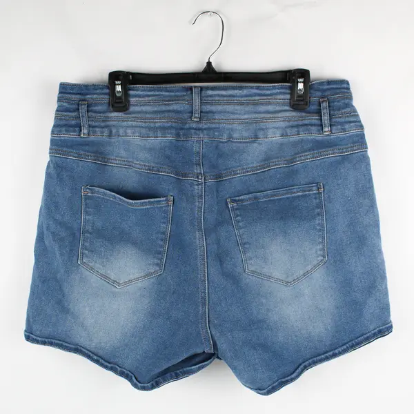 Revolution By Revolt Women's 18W Medium Wash Denim Stretch Shorts 