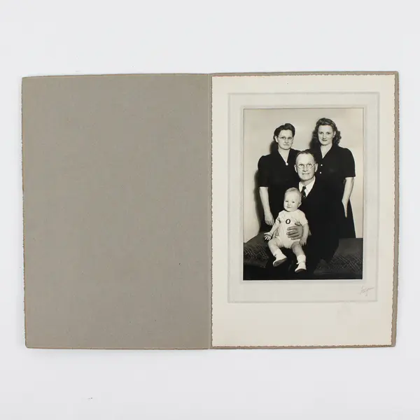 Lot Of 2 Vintage Family Photo Folder Portraits Lacy Studio Spokane Washington 