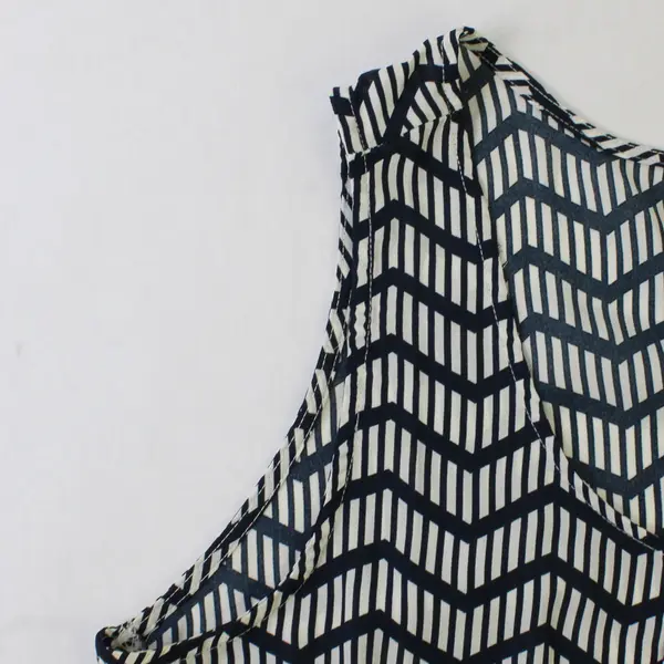 NWT GNW Geometric Print Lightweight Sleeveless Blouse Top XL 