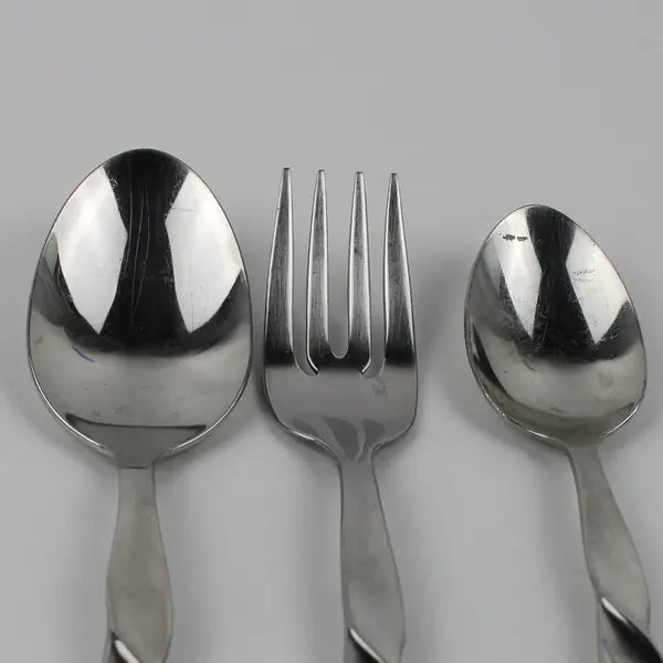 Lot Of 4 Oneida Silver Helix (Stainless) Flatware 2 Spoons & 2 Forks