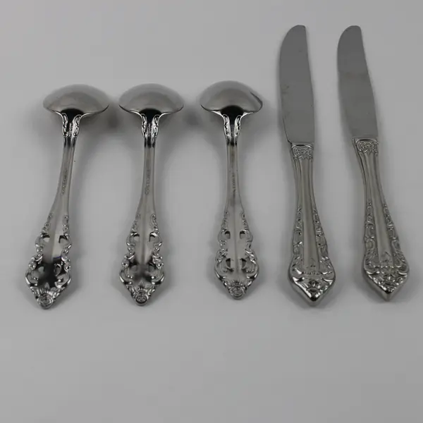 Lot of 5 Wallace Silver Antique Baroque Pattern 18/10 SS 2 Knives 3 Soup Spoons