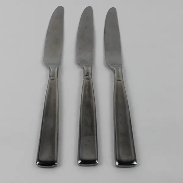 Lot of 3 Wallace Silver Balance Pattern 18/10 SS Dinner Knives 9.5" Good