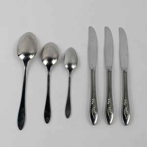 Lot Of 6 Oneida Silver White Lily Stainless Flatware 3 Dinner Knives & 3 Spoons