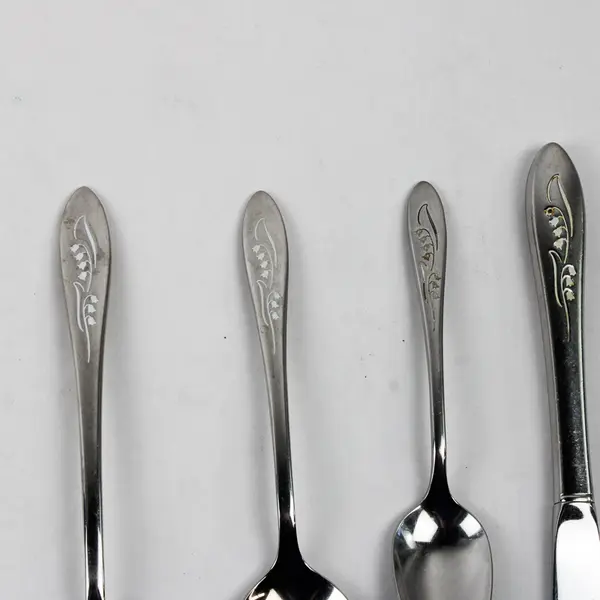 Lot Of 6 Oneida Silver White Lily Stainless Flatware 3 Dinner Knives & 3 Spoons