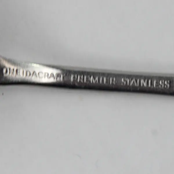 Lot Of 6 Oneida Silver White Lily Stainless Flatware 3 Dinner Knives & 3 Spoons