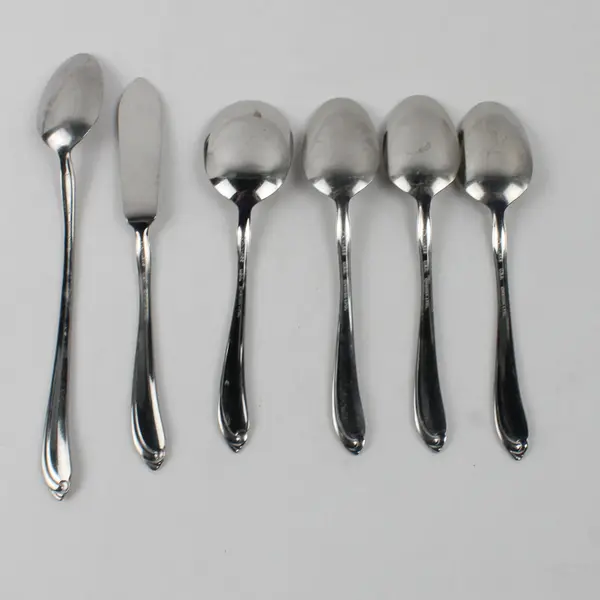 Lot Of 6 Oneida Silver Whispering Sand (Stainless) Flatware 5 Spoons & 1 Knife