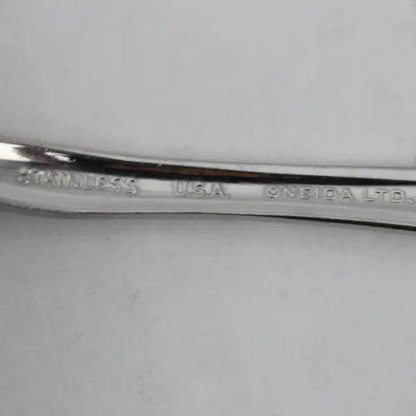 Lot Of 6 Oneida Silver Whispering Sand (Stainless) Flatware 5 Spoons & 1 Knife