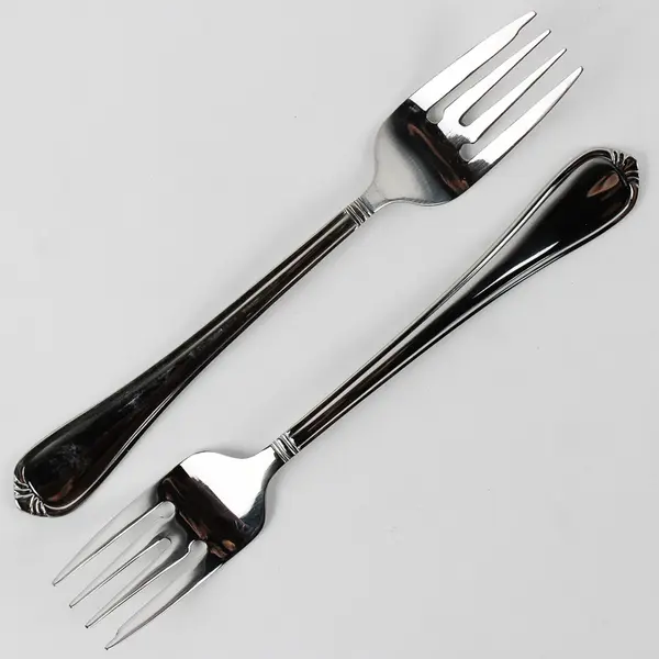 Lot of 4 Wallace Silver Alton Pattern 18/10 Stainless Salad Forks 7"