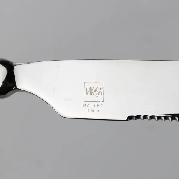 Lot of 6 Mikasa Ballet Pattern 18/10 Stainless Steak Knives 9.5" Plastic Sleeves