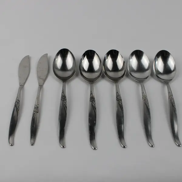 Lot Of 7 Oneida Silver Inspire (Stainless) Flatware 5 Soup Spoons & 2 Knives