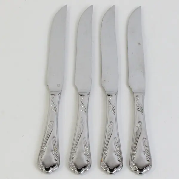 Lot of 4 Mikasa MIS37 Pattern 18/10 SS Steak Knives Serrated Rare HTF 9.25"