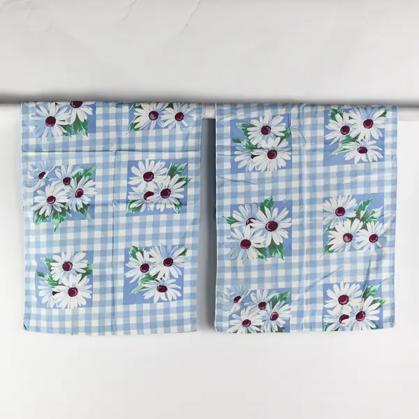 Lot of 8 Table Linens Fabric Cutters DIY Upcycling FLAWED