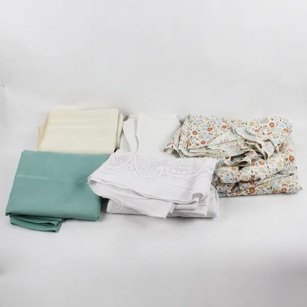 Lot of 6 Table and Bed Linens Fabric Cutters DIY Upcycling FLAWED