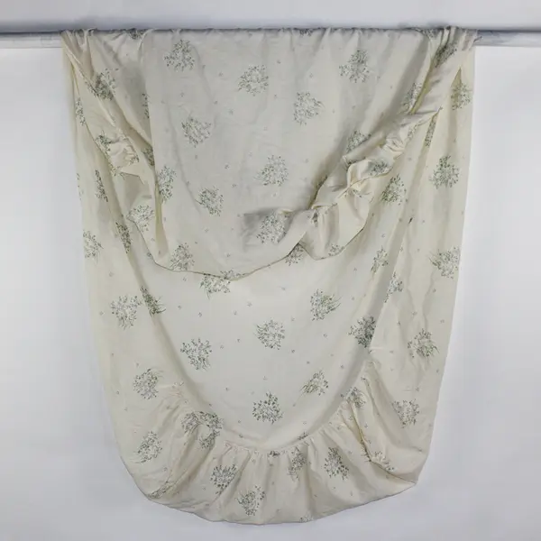 Lot of 4 Bed Linens Fabric Cutters DIY Upcycling FLAWED
