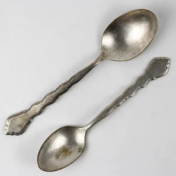 Lot Of 9 Oneida Silver Duet Pattern Flatware 6 Spoons & 3 Dinner Knives