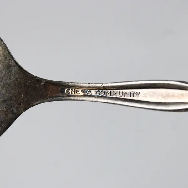 Lot Of 9 Oneida Silver Duet Pattern Flatware 6 Spoons & 3 Dinner Knives