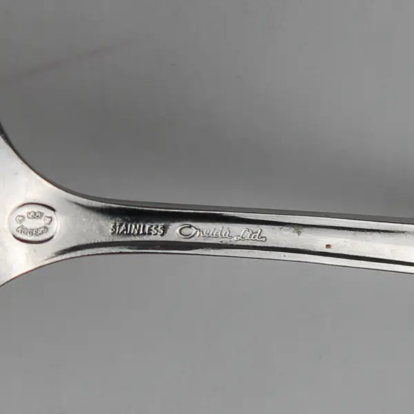 Lot Of 2 Oneida Silver Wyndham (Stainless) Flatware Serving Spoon & Ladle