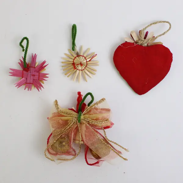 Lot of 4 Small Handmade Scandinavian-Style Straw Christmas Ornaments