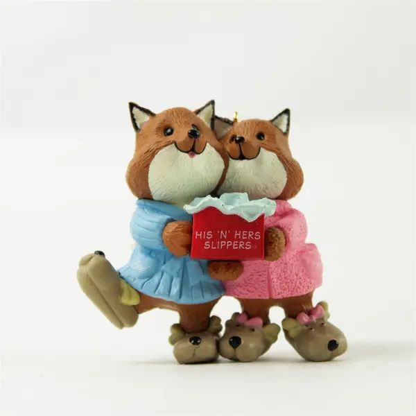 Hallmark 1993 Keepsake Ornament Mom & Dad His 'N Hers Slippers QX584-5