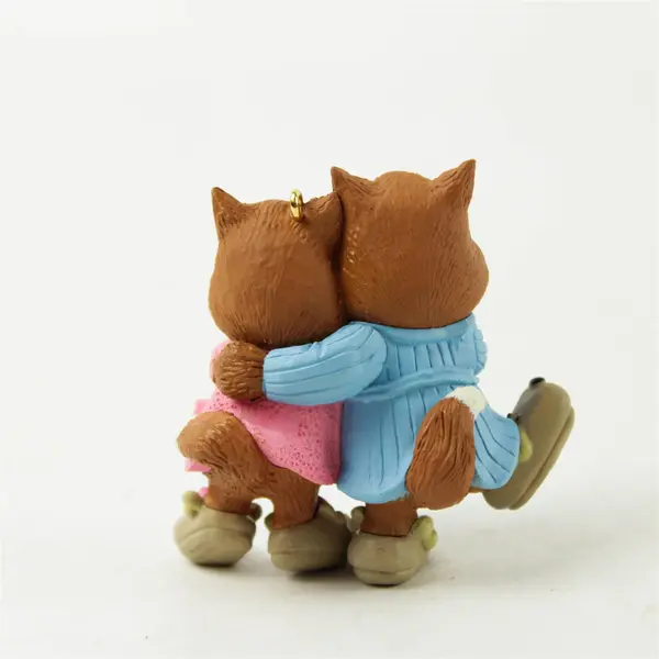 Hallmark 1993 Keepsake Ornament Mom & Dad His 'N Hers Slippers QX584-5